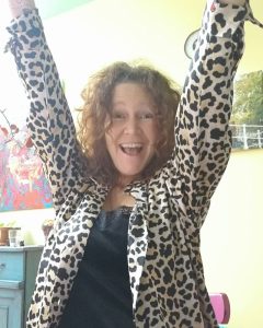 Enthousiasme * passievol * lichtheid * bereidheid om ook het donker onder ogen te komen